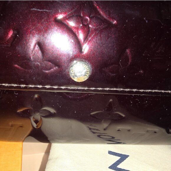 VGUC Louis Vuitton Sarah Vernis Wallet in Amarante - Picture 3 of 16